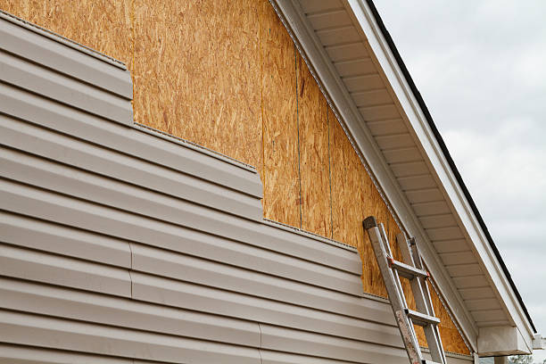 Professional Fiber Cement Siding technician working in Gibbstown, NJ